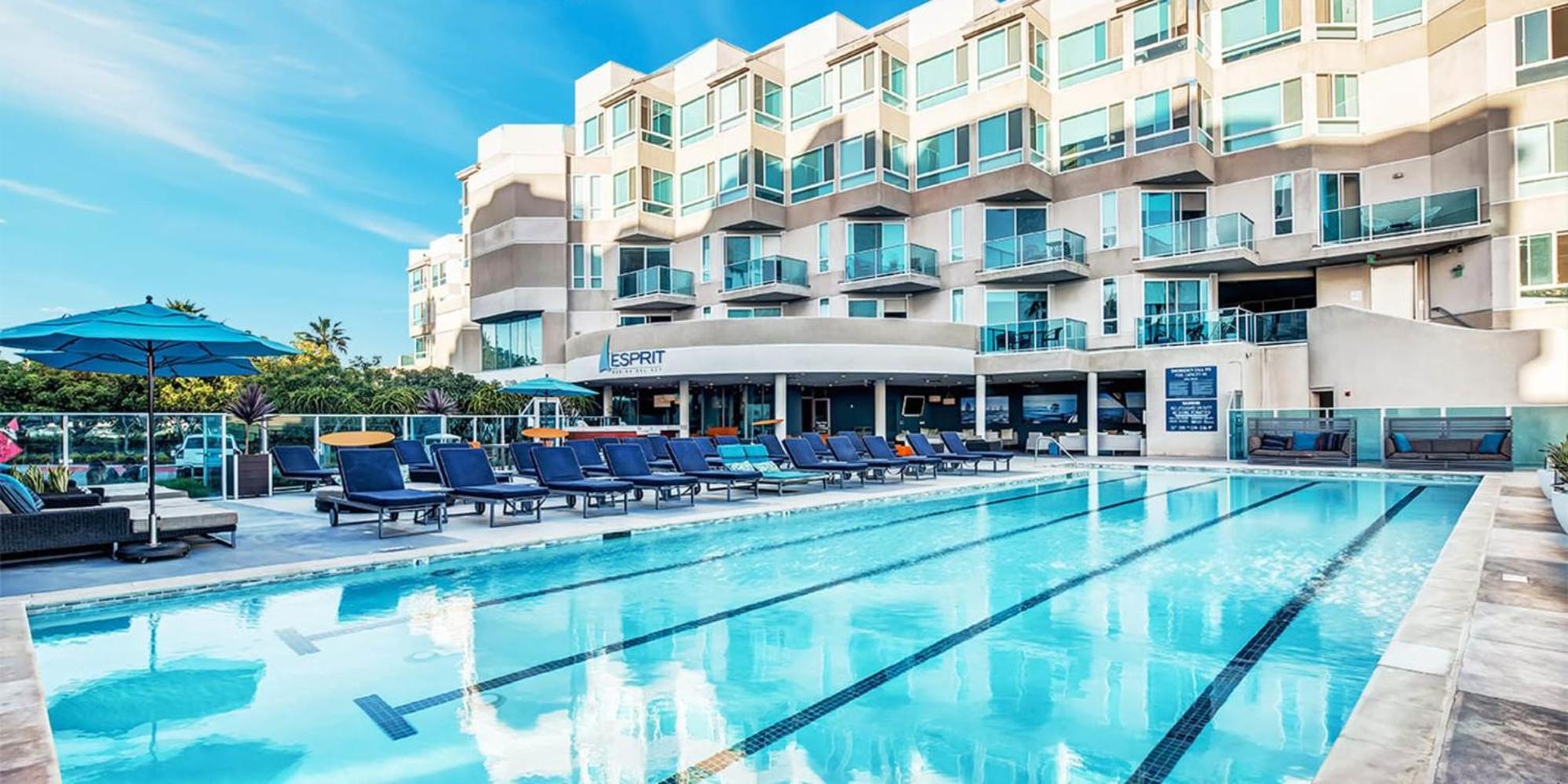 Waterfront 2br Duplex Stunning Marina Views * Los Angeles