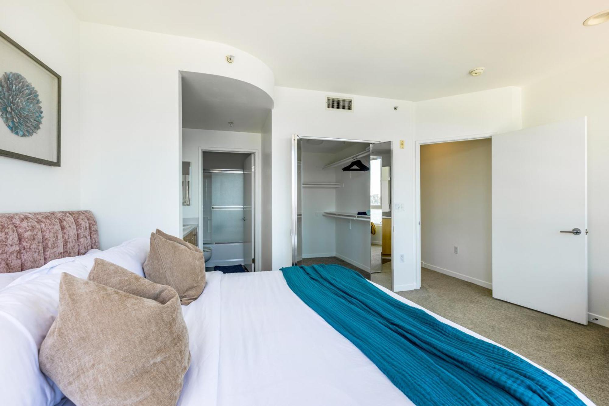 Waterfront 2br Duplex Stunning Marina Views Appartamento