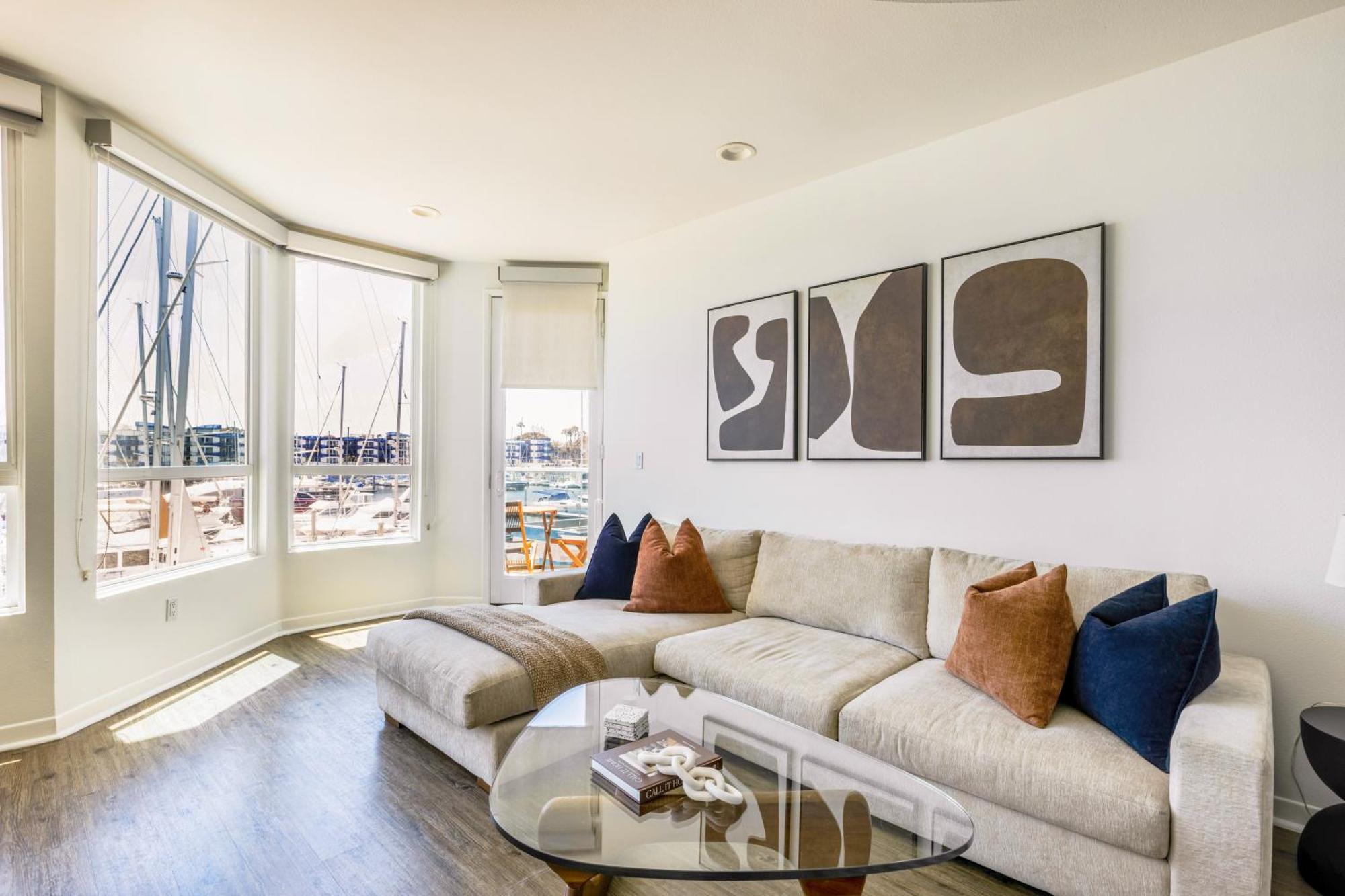 Waterfront 2br Duplex Stunning Marina Views Appartamento